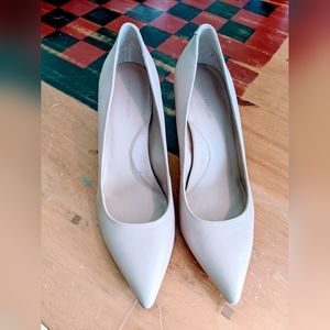 Banana Republic 9.5 pale pink heels